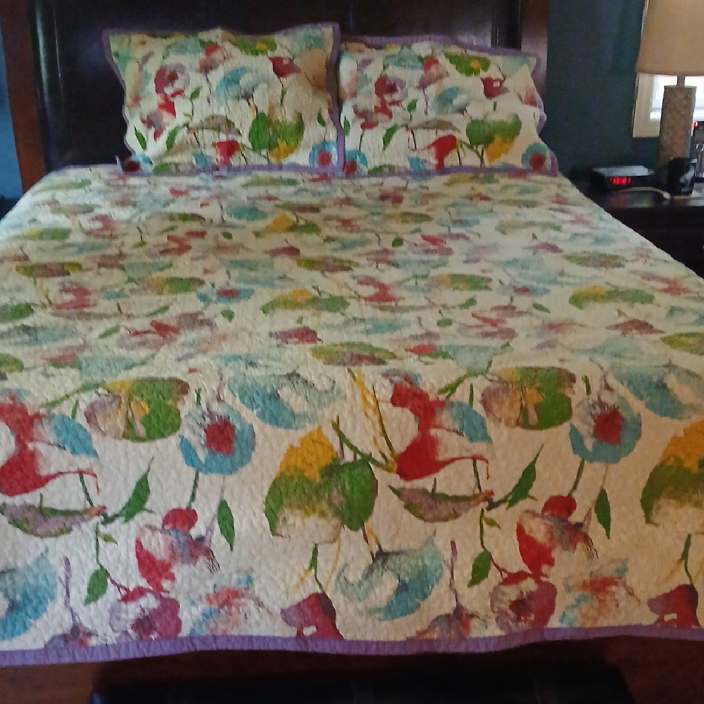 Queen Reversible Floral Multicolor Quilt Set